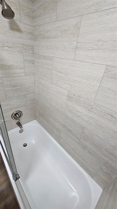 最近售出: $734,900 (3 贝兹, 3 浴室, 2335 平方英尺)