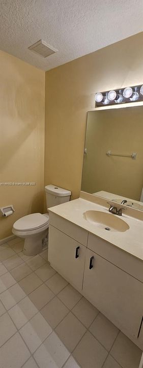 最近售出: $525,000 (3 贝兹, 2 浴室, 2228 平方英尺)