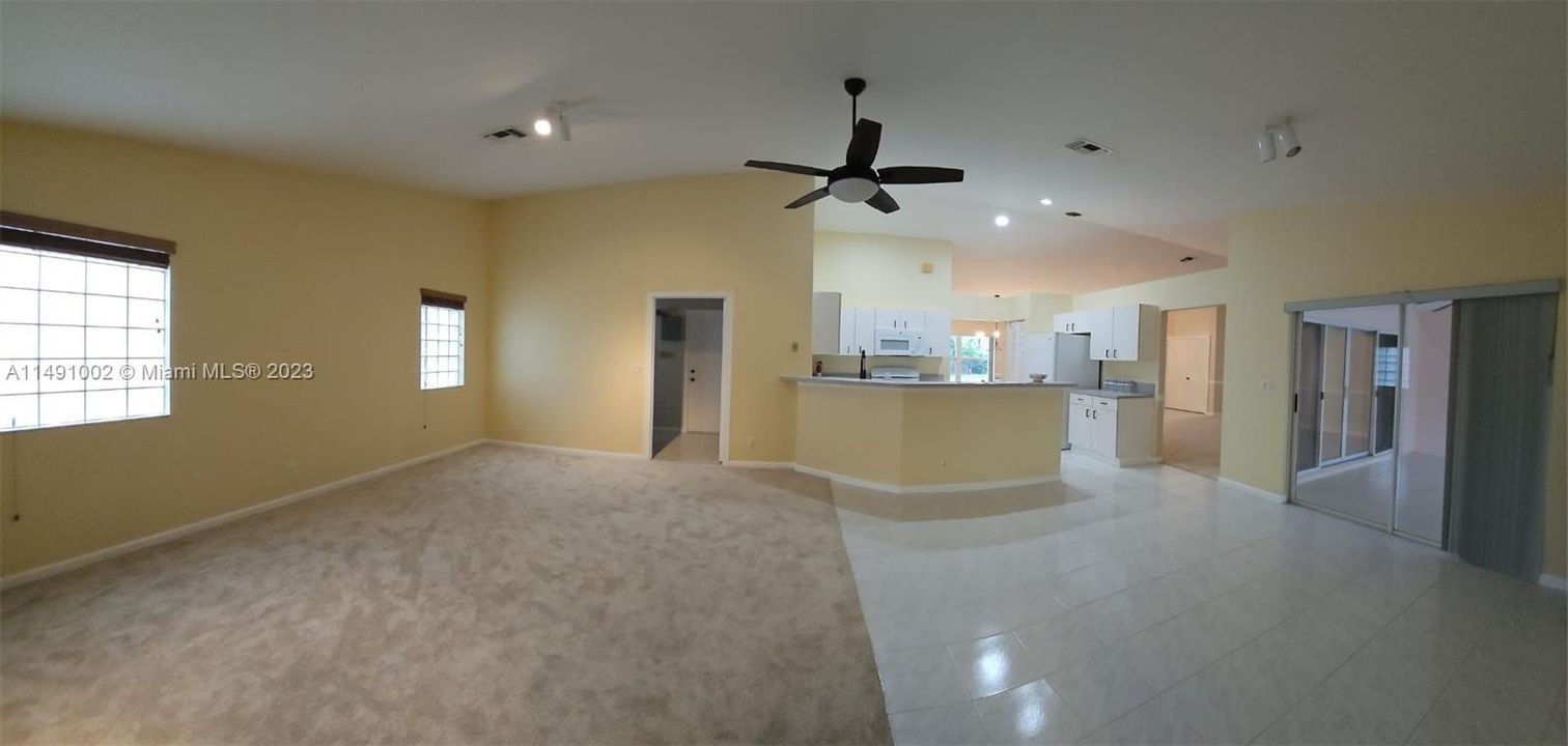 最近售出: $525,000 (3 贝兹, 2 浴室, 2228 平方英尺)