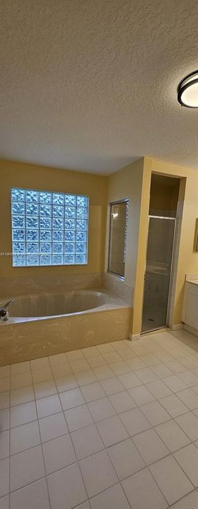 最近售出: $525,000 (3 贝兹, 2 浴室, 2228 平方英尺)