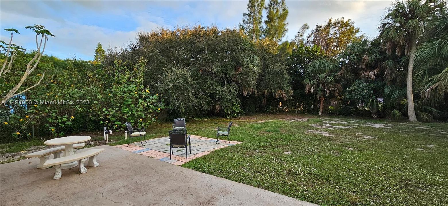 For Sale: $580,000 (3 beds, 1 baths, 1484 Square Feet)