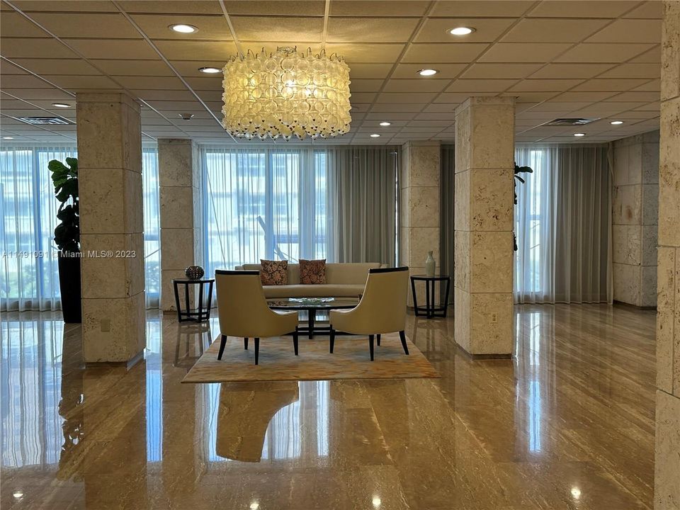 Недавно продано: $395,000 (1 спален, 1 ванн, 870 Квадратных фут)