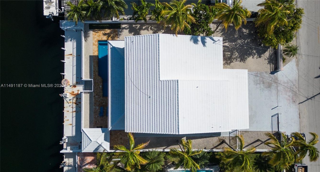 Recently Sold: $2,499,000 (5 beds, 3 baths, 3898 Square Feet)