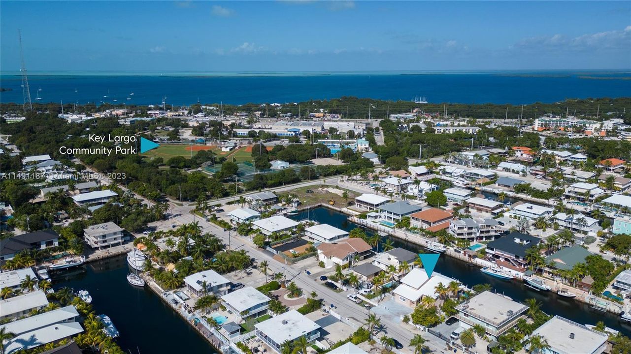 Recently Sold: $2,499,000 (5 beds, 3 baths, 3898 Square Feet)