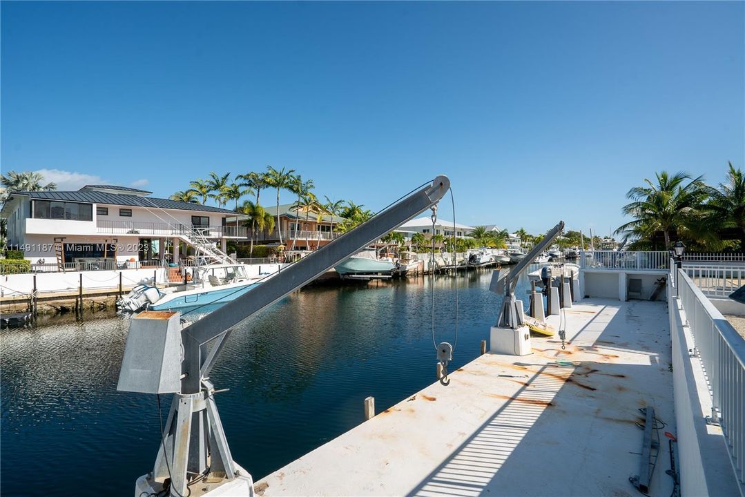 Recently Sold: $2,499,000 (5 beds, 3 baths, 3898 Square Feet)