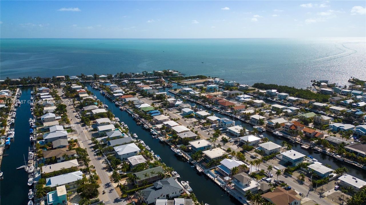 Recently Sold: $2,499,000 (5 beds, 3 baths, 3898 Square Feet)