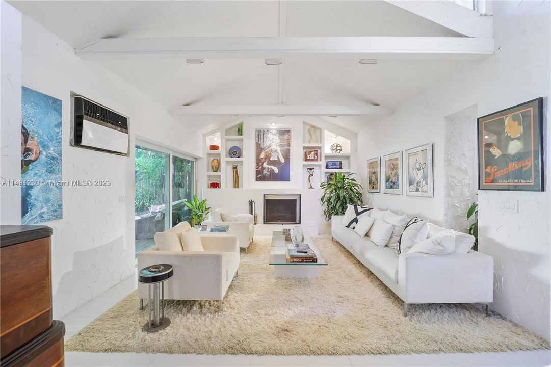 Недавно продано: $1,795,000 (2 спален, 2 ванн, 2976 Квадратных фут)