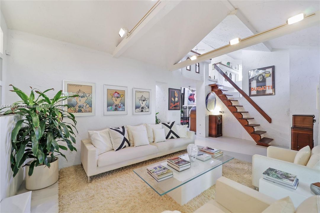 Недавно продано: $1,795,000 (2 спален, 2 ванн, 2976 Квадратных фут)