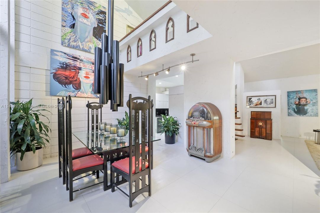 Недавно продано: $1,795,000 (2 спален, 2 ванн, 2976 Квадратных фут)