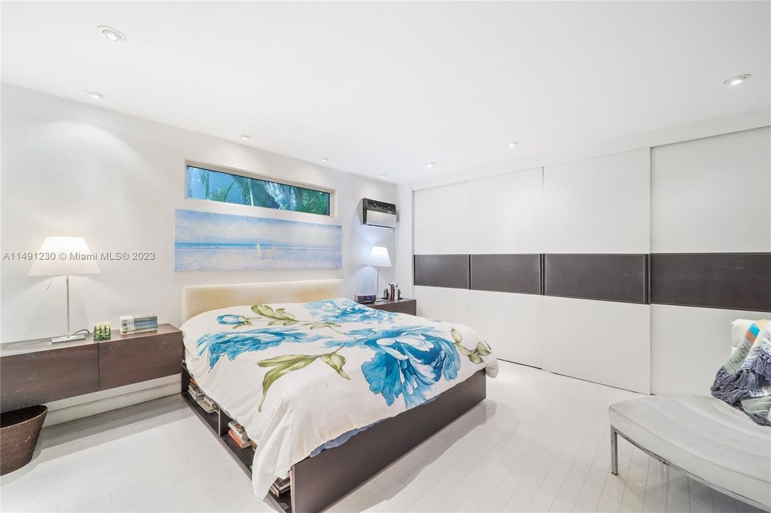 Недавно продано: $1,795,000 (2 спален, 2 ванн, 2976 Квадратных фут)