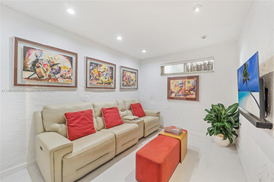 Недавно продано: $1,795,000 (2 спален, 2 ванн, 2976 Квадратных фут)