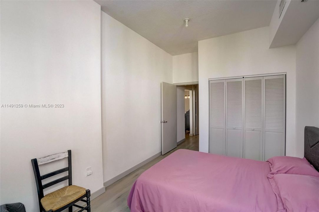 Recently Sold: $550,000 (2 beds, 2 baths, 1123 Square Feet)