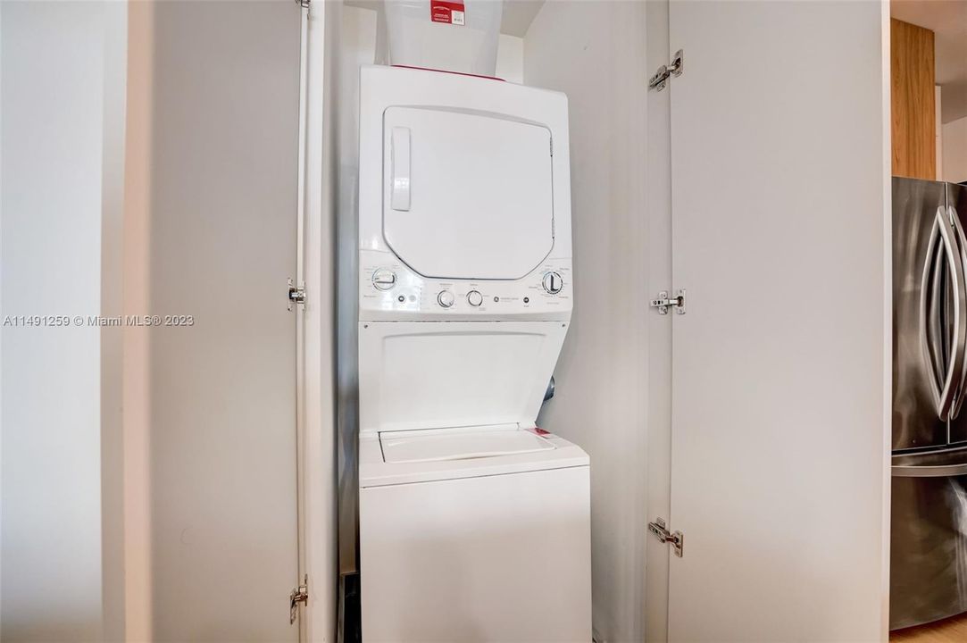 Recently Sold: $550,000 (2 beds, 2 baths, 1123 Square Feet)