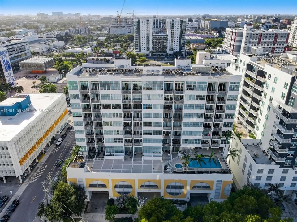 Recently Sold: $550,000 (2 beds, 2 baths, 1123 Square Feet)