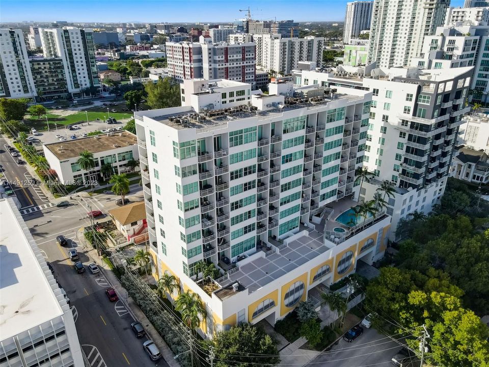 Recently Sold: $550,000 (2 beds, 2 baths, 1123 Square Feet)