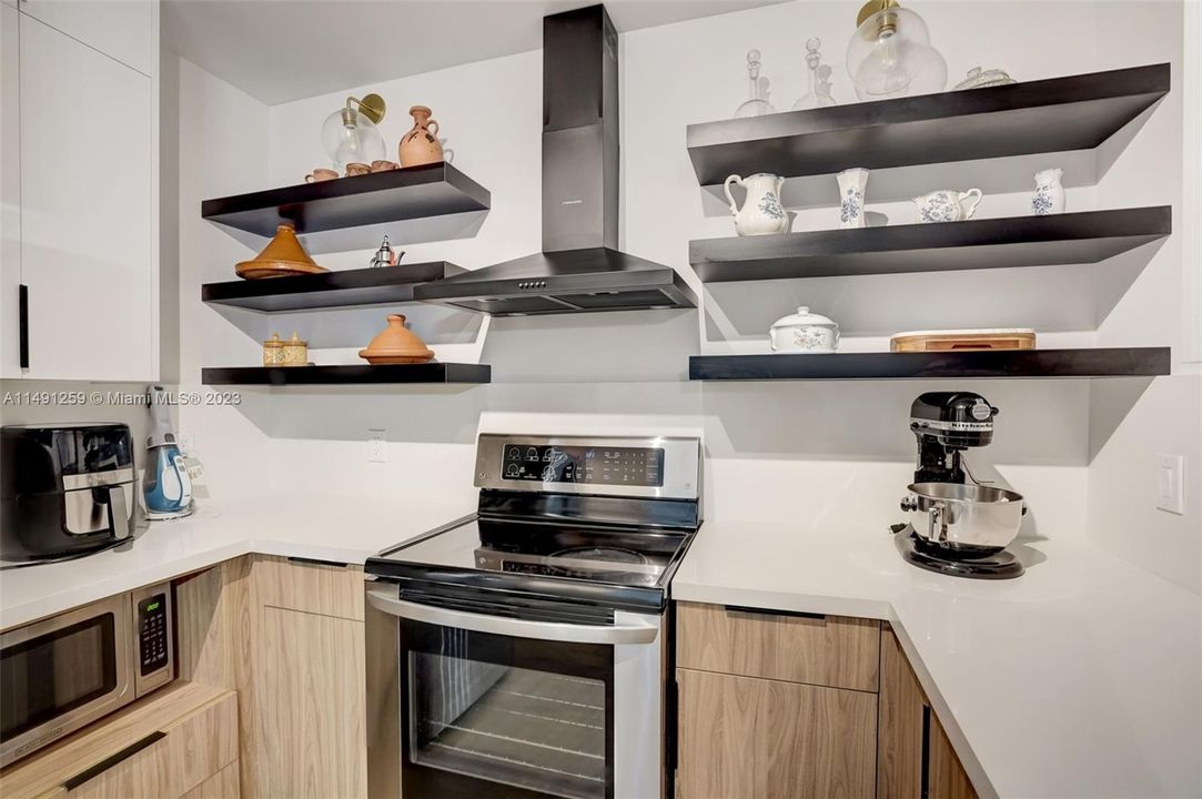 Recently Sold: $550,000 (2 beds, 2 baths, 1123 Square Feet)