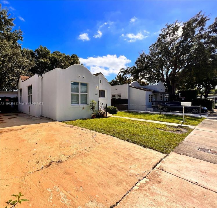 Recently Sold: $800,000 (4 beds, 3 baths, 1682 Square Feet)