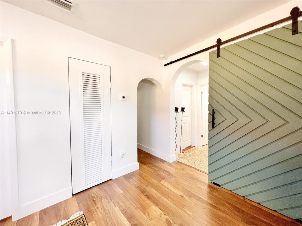 Recently Sold: $800,000 (4 beds, 3 baths, 1682 Square Feet)