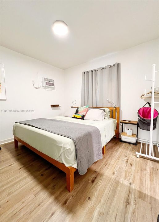 Recently Sold: $800,000 (4 beds, 3 baths, 1682 Square Feet)