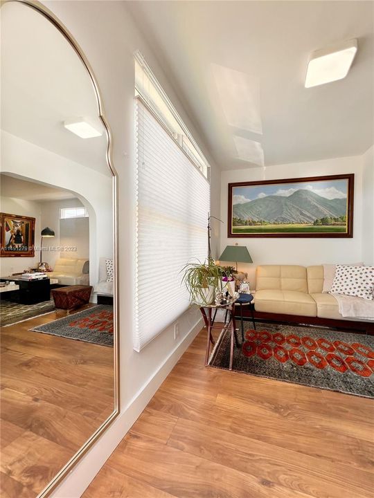 Recently Sold: $800,000 (4 beds, 3 baths, 1682 Square Feet)