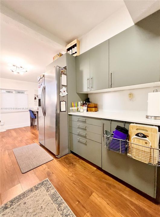 Recently Sold: $800,000 (4 beds, 3 baths, 1682 Square Feet)