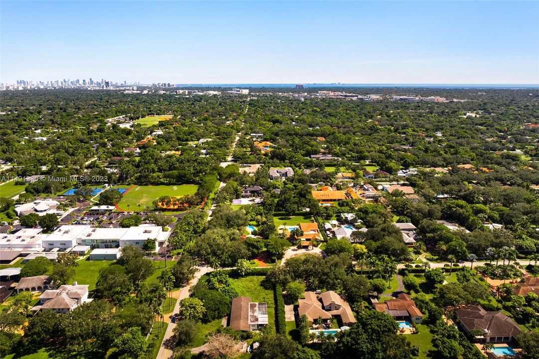 Недавно продано: $2,000,000 (4 спален, 3 ванн, 3102 Квадратных фут)