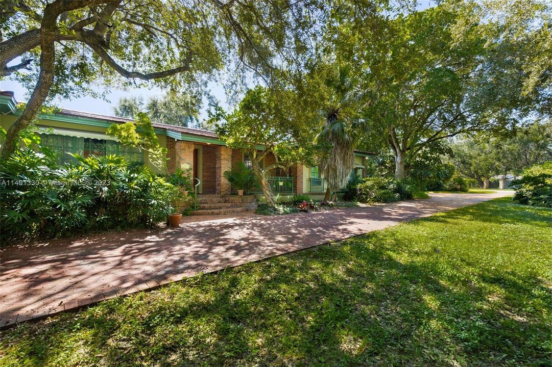 Недавно продано: $2,000,000 (4 спален, 3 ванн, 3102 Квадратных фут)