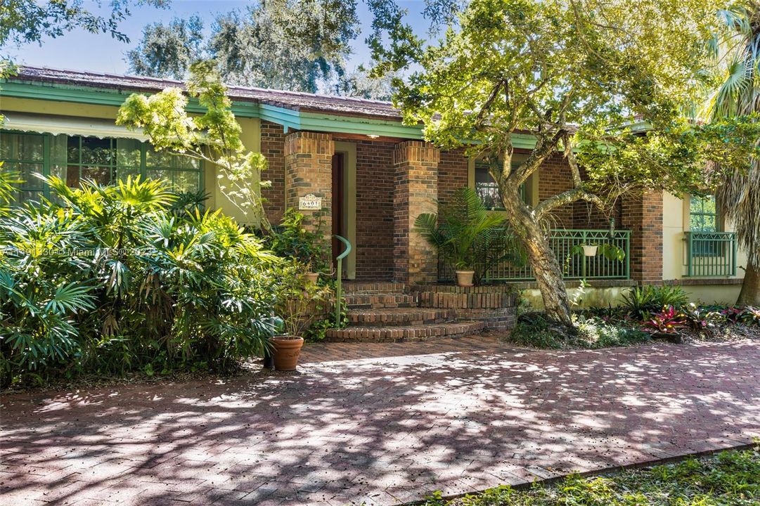 Недавно продано: $2,000,000 (4 спален, 3 ванн, 3102 Квадратных фут)