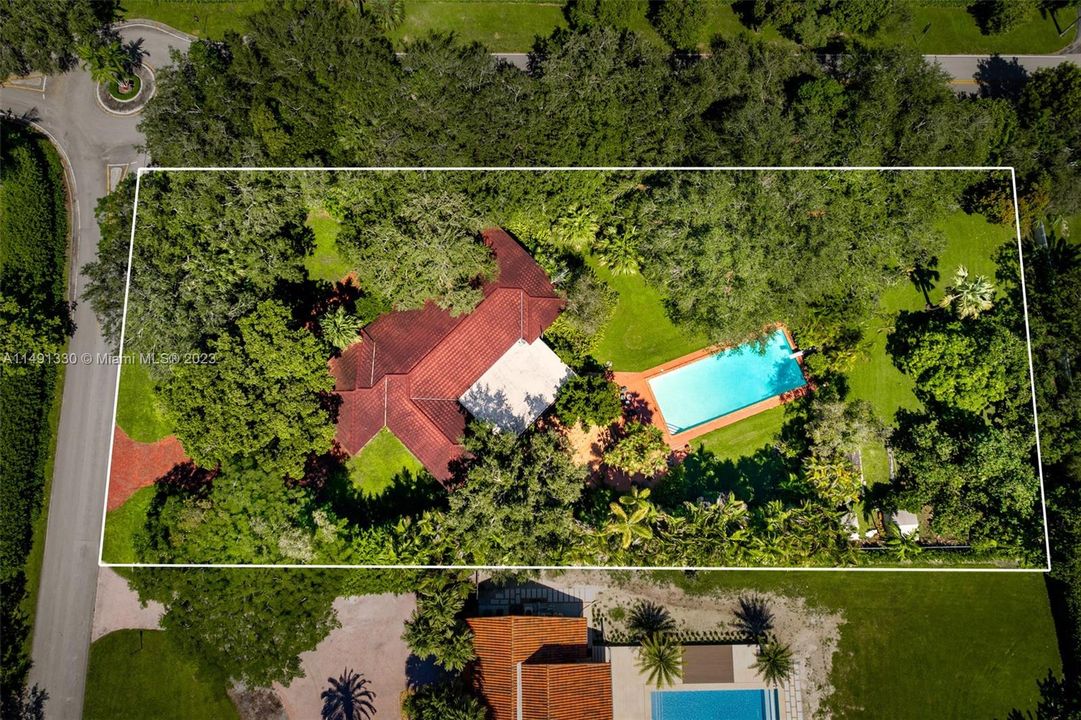 Недавно продано: $2,000,000 (4 спален, 3 ванн, 3102 Квадратных фут)