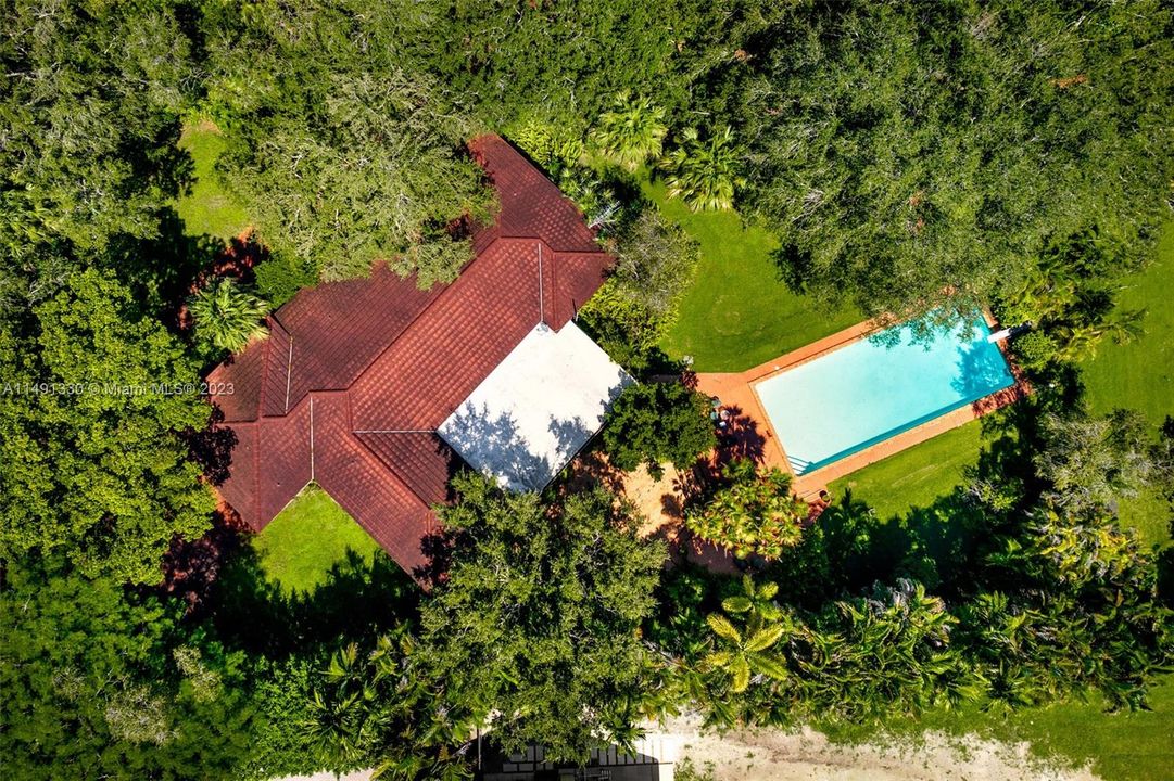 Недавно продано: $2,000,000 (4 спален, 3 ванн, 3102 Квадратных фут)