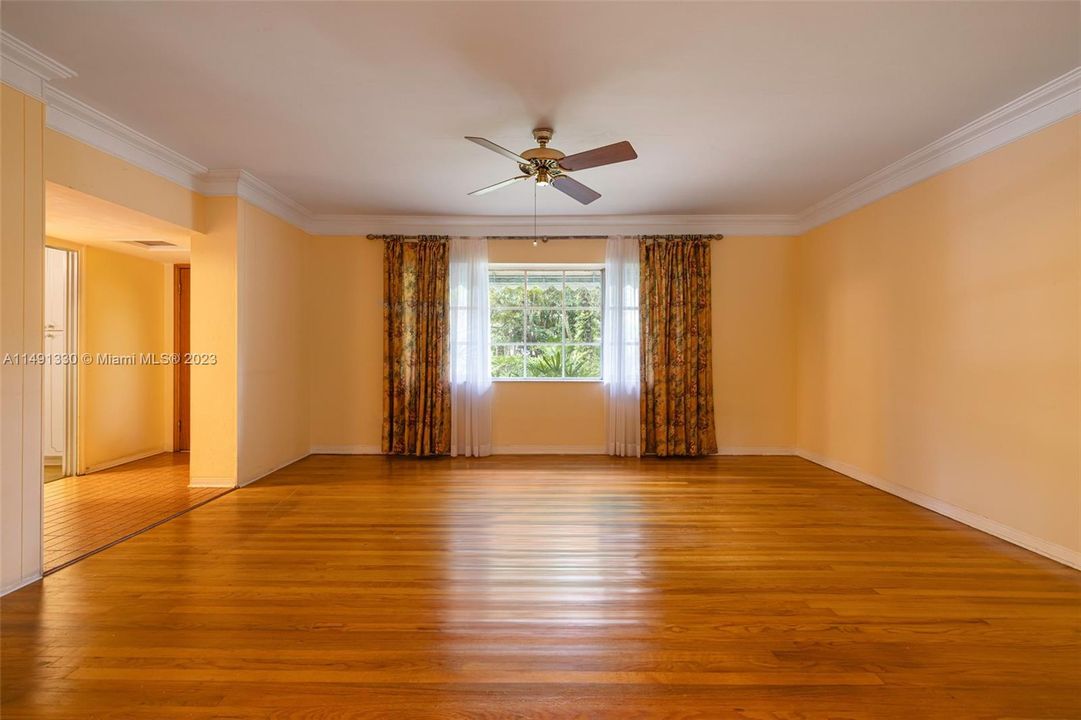 Недавно продано: $2,000,000 (4 спален, 3 ванн, 3102 Квадратных фут)