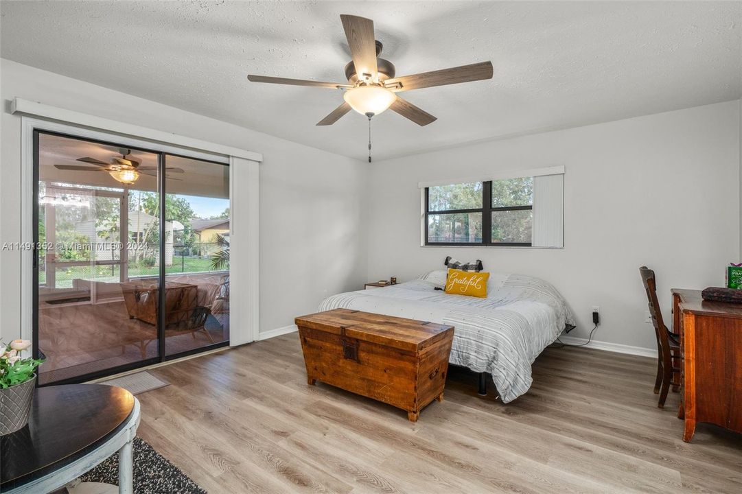 Recently Sold: $325,000 (3 beds, 2 baths, 1974 Square Feet)