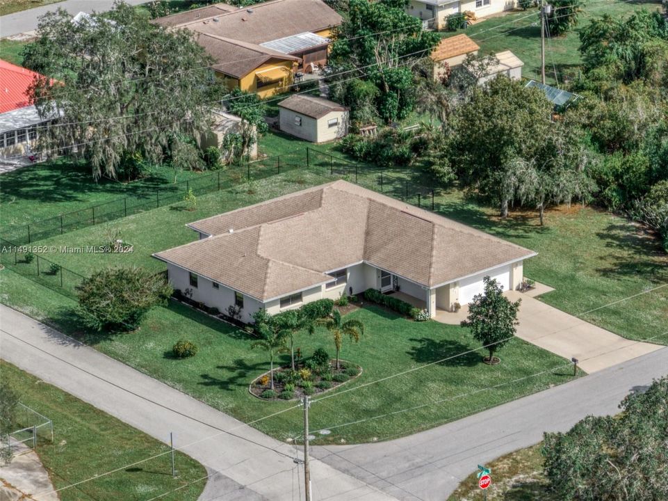 Recently Sold: $325,000 (3 beds, 2 baths, 1974 Square Feet)