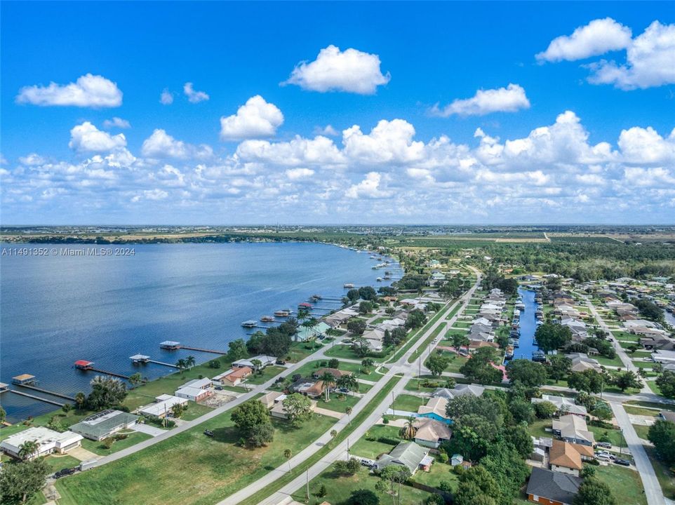 Recently Sold: $325,000 (3 beds, 2 baths, 1974 Square Feet)