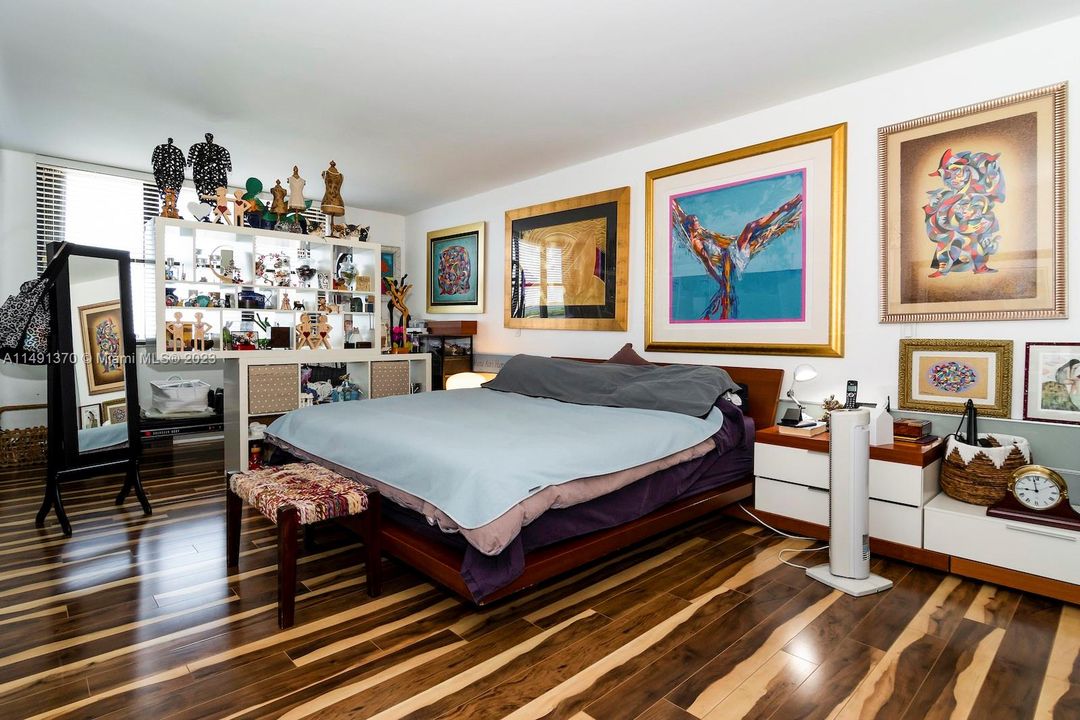 Recently Rented: $5,650 (2 beds, 3 baths, 2320 Square Feet)