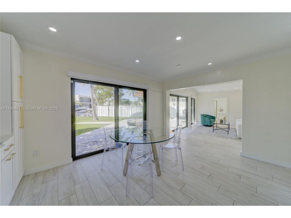 Недавно продано: $1,950,000 (3 спален, 2 ванн, 1604 Квадратных фут)