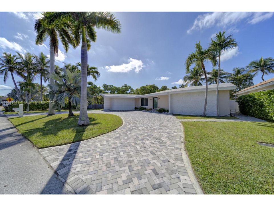 Недавно продано: $1,950,000 (3 спален, 2 ванн, 1604 Квадратных фут)