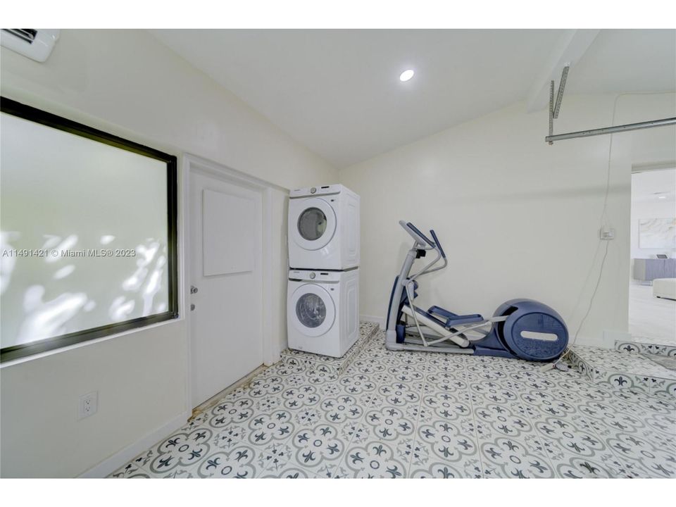 Недавно продано: $1,950,000 (3 спален, 2 ванн, 1604 Квадратных фут)