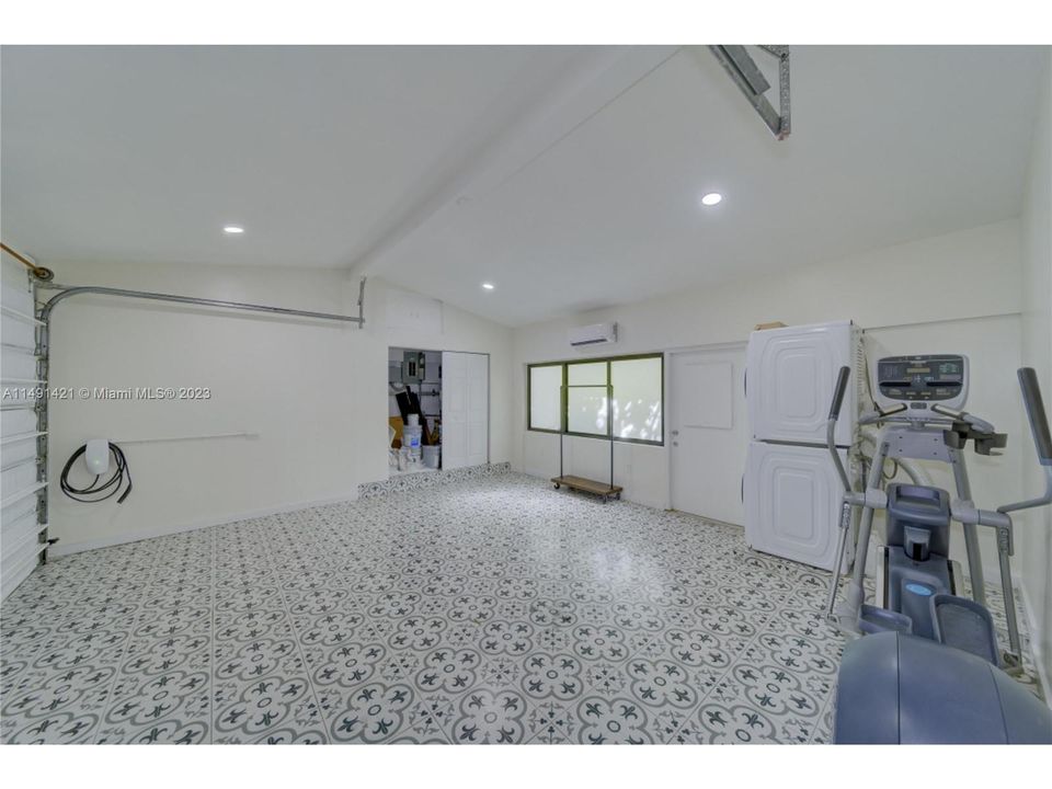 Недавно продано: $1,950,000 (3 спален, 2 ванн, 1604 Квадратных фут)