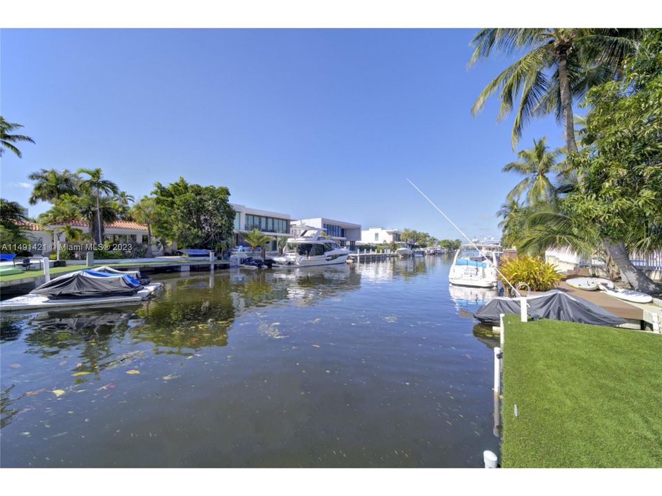 Недавно продано: $1,950,000 (3 спален, 2 ванн, 1604 Квадратных фут)