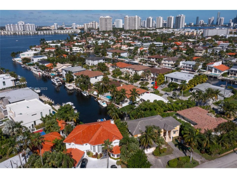 Недавно продано: $1,950,000 (3 спален, 2 ванн, 1604 Квадратных фут)