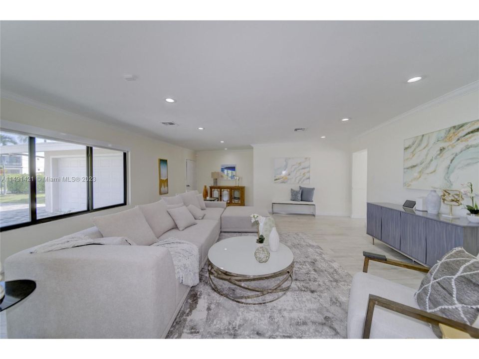 Недавно продано: $1,950,000 (3 спален, 2 ванн, 1604 Квадратных фут)