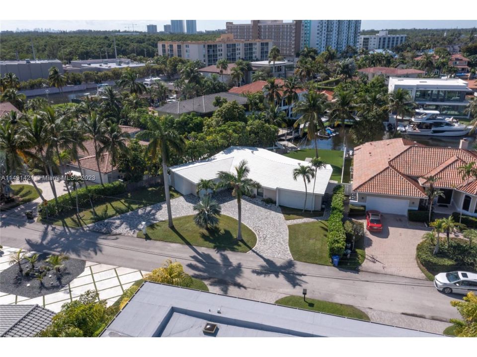 Недавно продано: $1,950,000 (3 спален, 2 ванн, 1604 Квадратных фут)