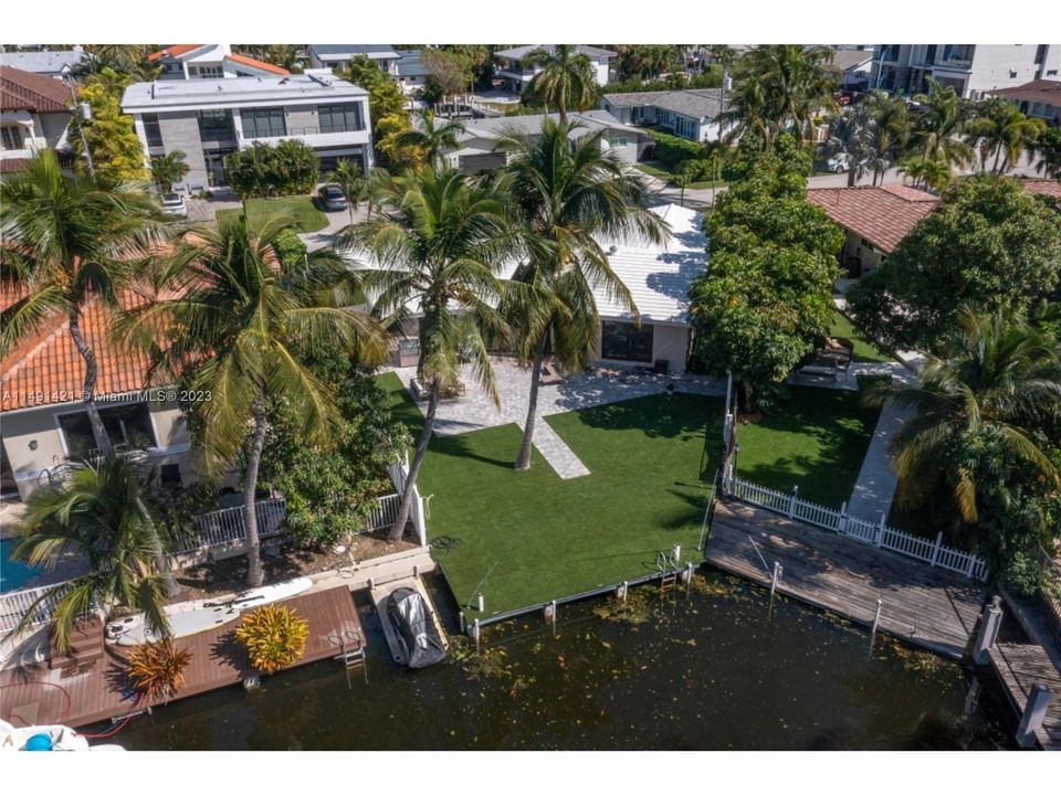 Недавно продано: $1,950,000 (3 спален, 2 ванн, 1604 Квадратных фут)