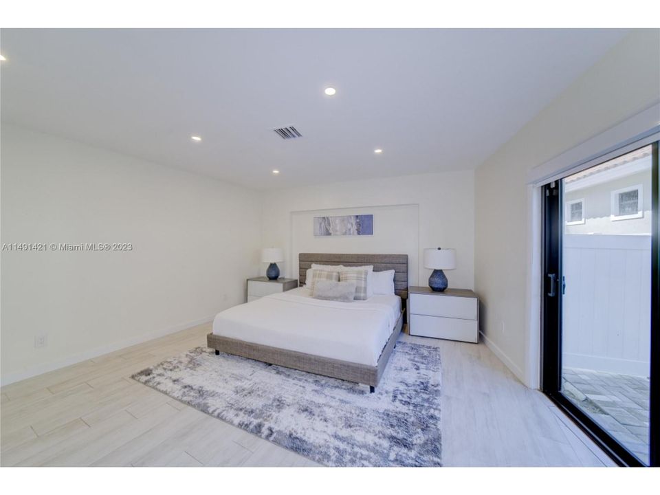 Недавно продано: $1,950,000 (3 спален, 2 ванн, 1604 Квадратных фут)