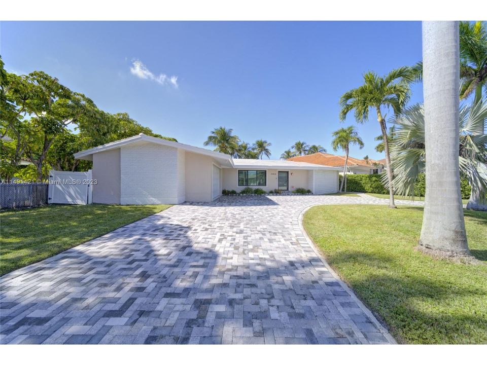 Недавно продано: $1,950,000 (3 спален, 2 ванн, 1604 Квадратных фут)