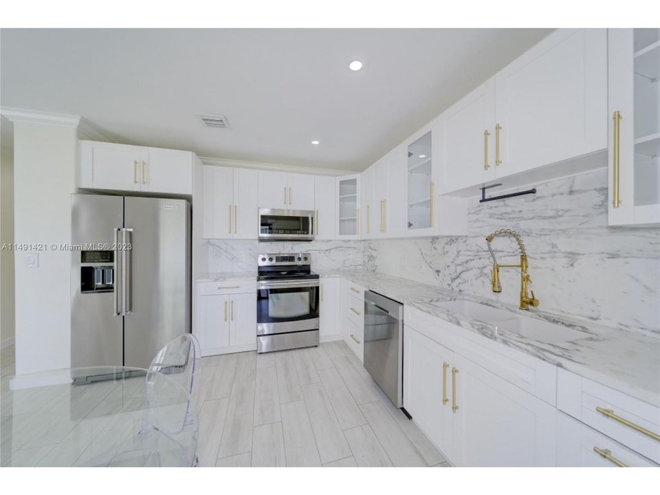 Недавно продано: $1,950,000 (3 спален, 2 ванн, 1604 Квадратных фут)