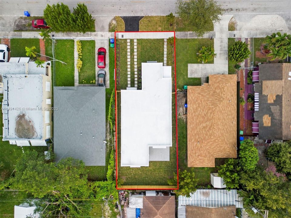 Recently Sold: $699,900 (4 beds, 2 baths, 1833 Square Feet)