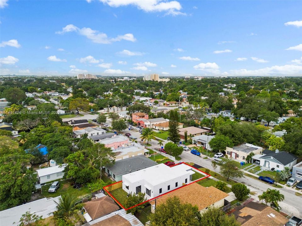 Recently Sold: $699,900 (4 beds, 2 baths, 1833 Square Feet)