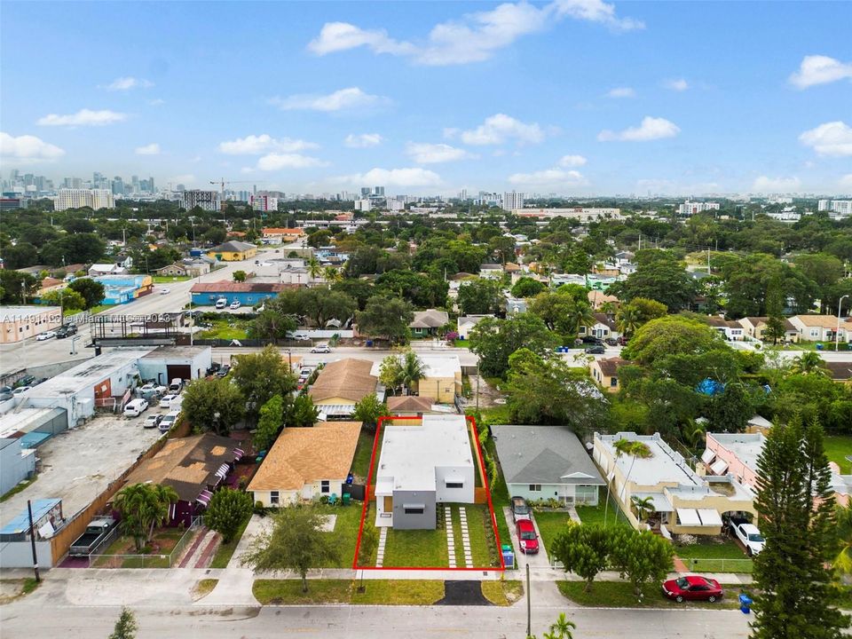 Recently Sold: $699,900 (4 beds, 2 baths, 1833 Square Feet)